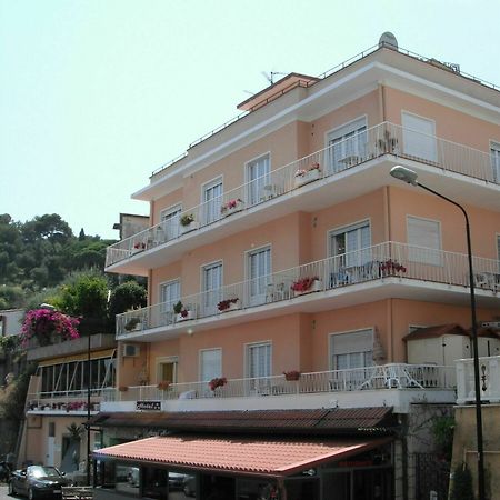 Hotel Nettuno Diano Marina Exterior photo