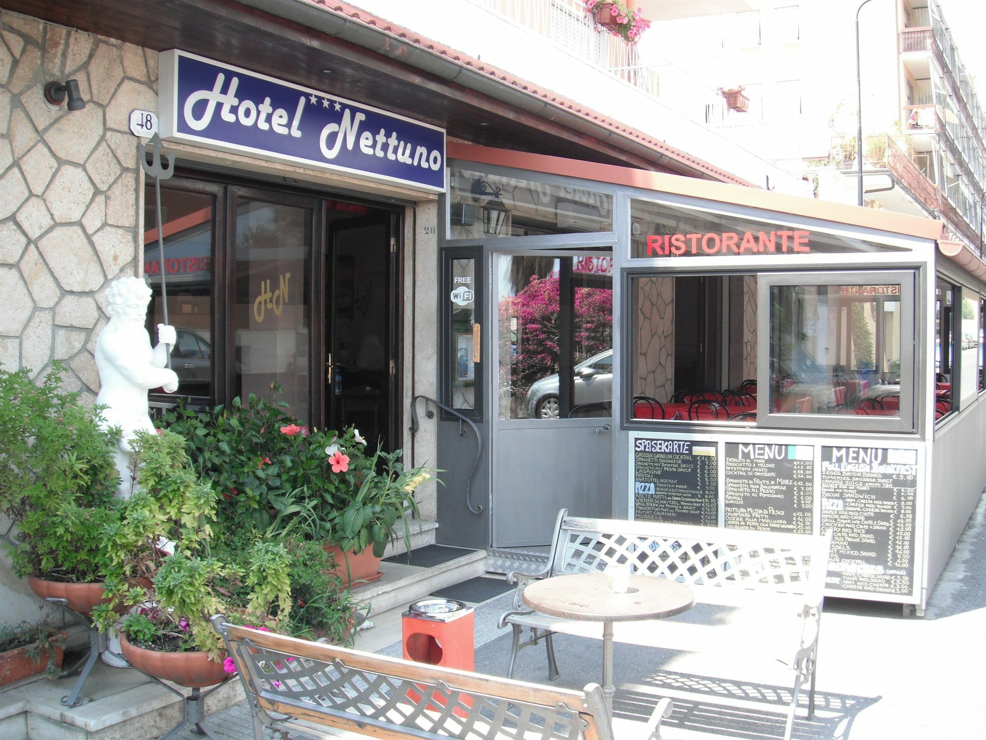 Hotel Nettuno Diano Marina Exterior photo