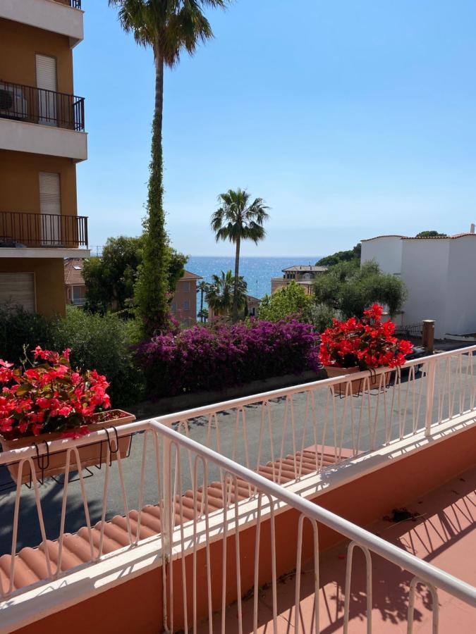 Hotel Nettuno Diano Marina Exterior photo